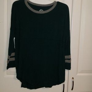 Like new Maurices Hunter/emerald green tunic